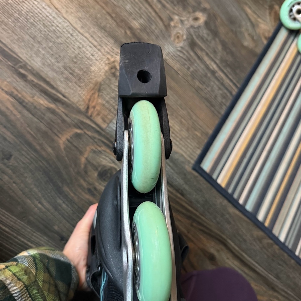 K2 Alexis 84 Pro Women's Inline Skates - Black and Mint - Picture 8 of 10